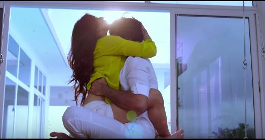 Jabardasth Reshmi Sex Videos - Rashmi Gautam's hot chemistry lights up this sexy number