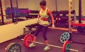 Samantha shocks everyone with her weightlifting in gym